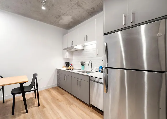 Hotel Escape Bright Sleek & Modern *