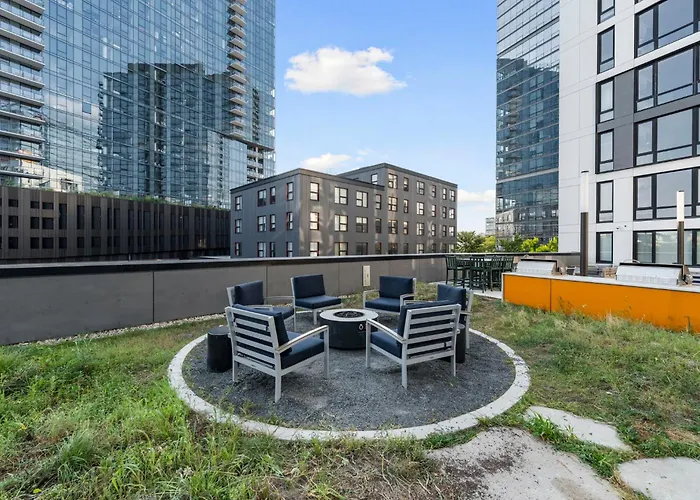 Escape Bright Sleek & Modern Hotel Chicago