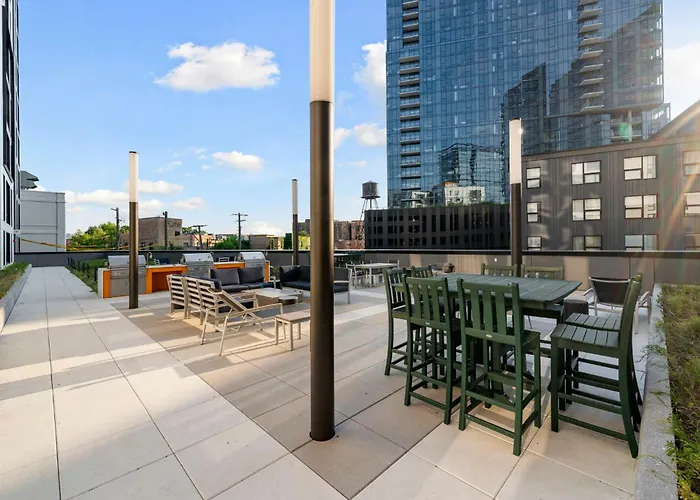 Hotel Escape Bright Sleek & Modern *