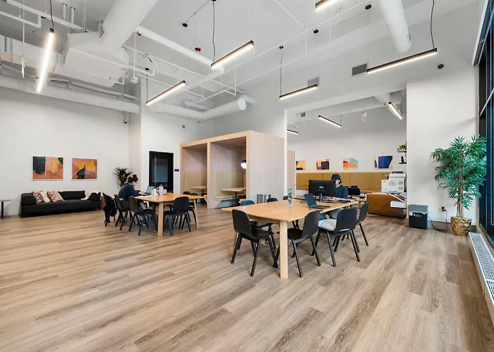 Escape Bright Sleek & Modern Hotel Chicago